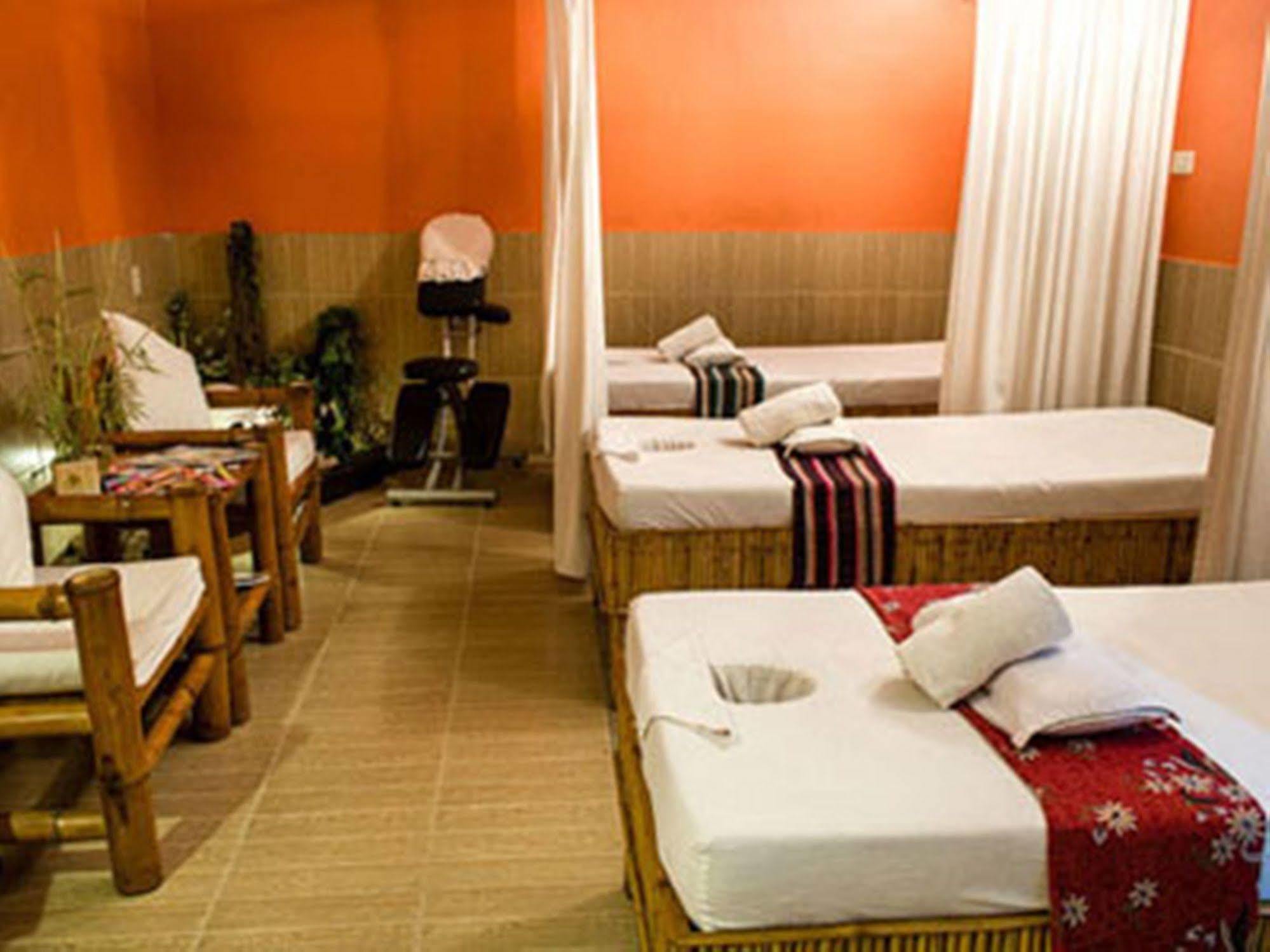 Matabungkay Beach Hotel 리안 외부 사진