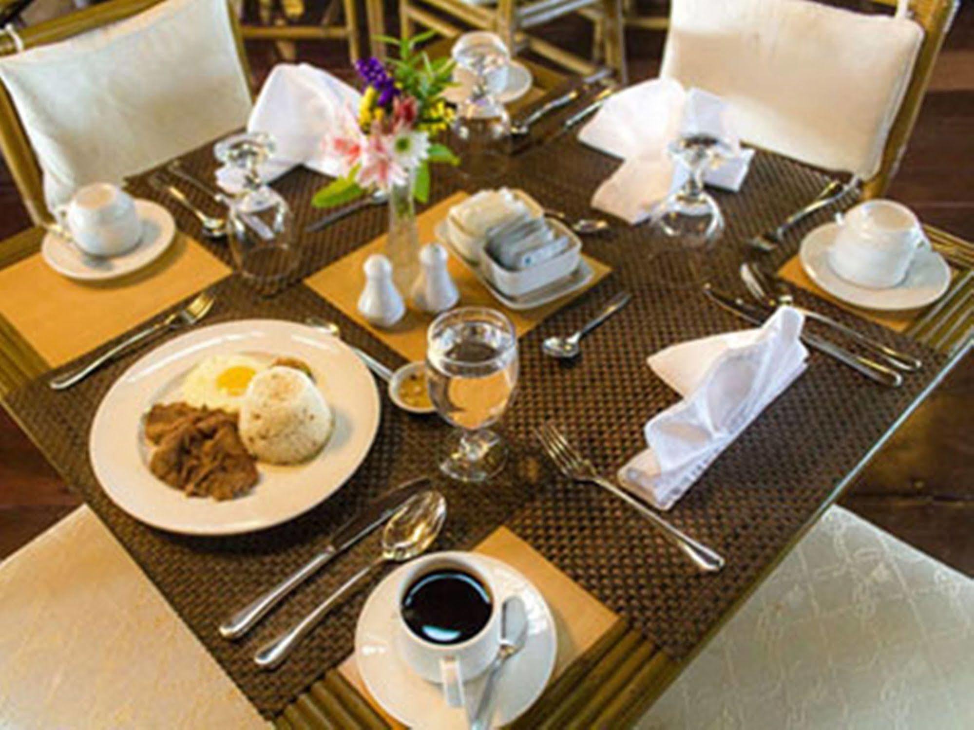 Matabungkay Beach Hotel 리안 외부 사진