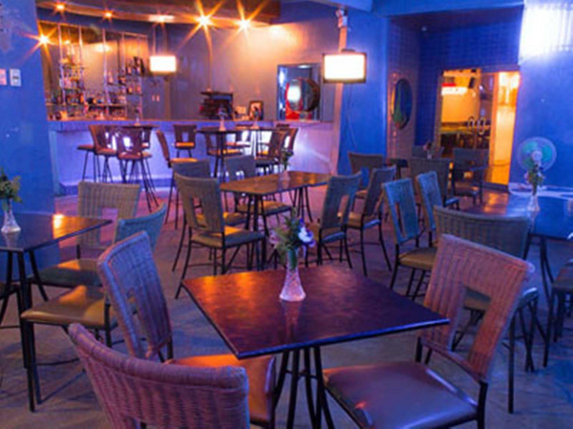 Matabungkay Beach Hotel 리안 외부 사진