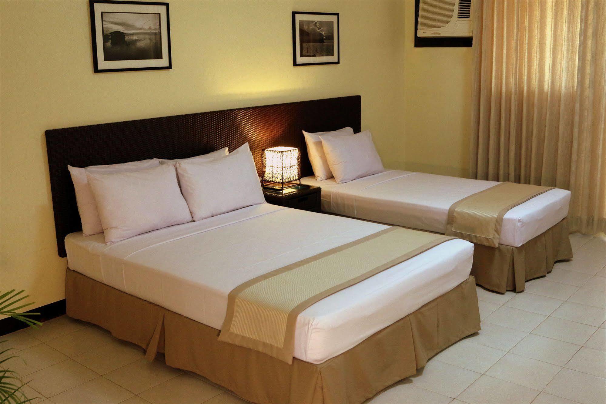 Matabungkay Beach Hotel 리안 외부 사진